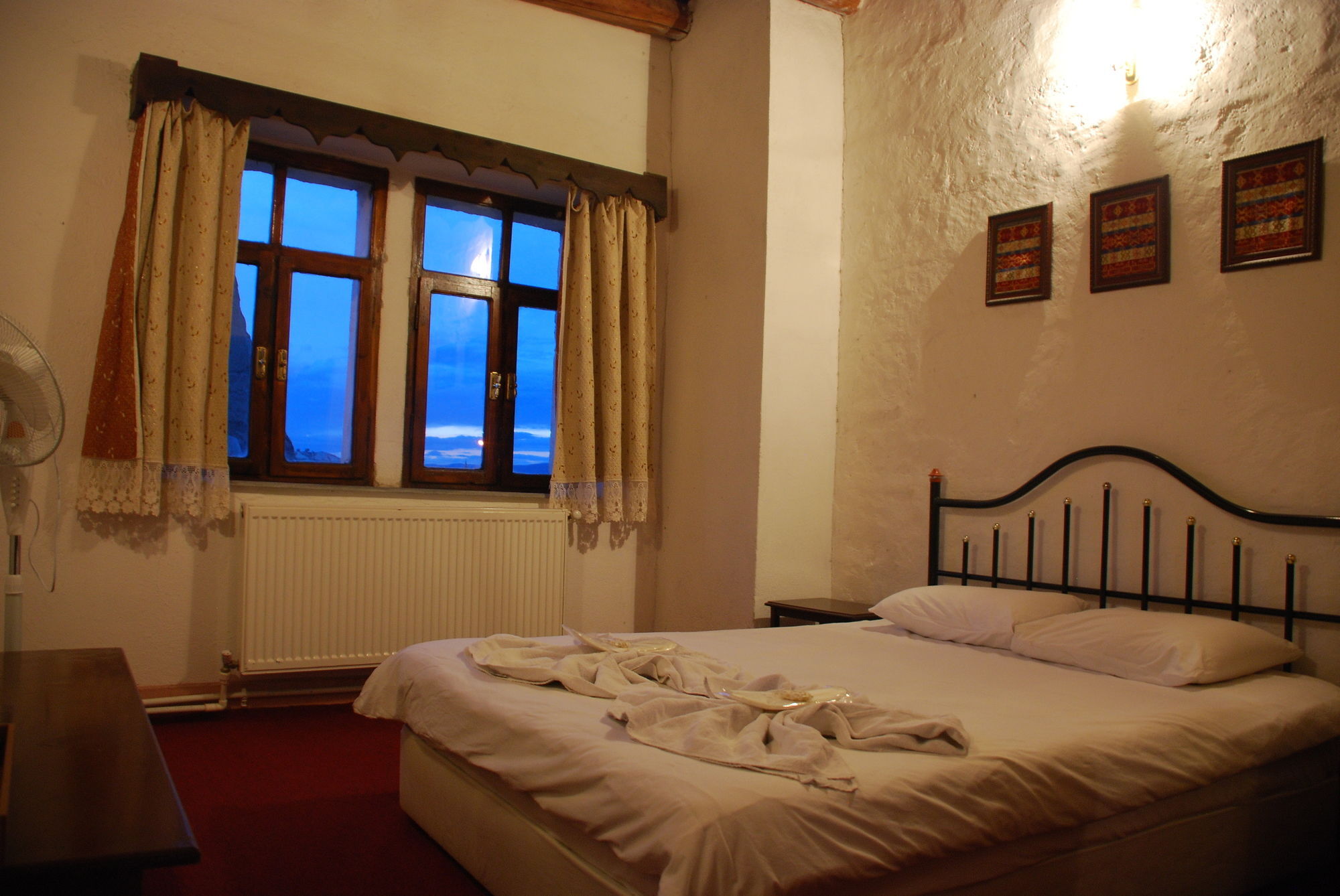 Yasin'S Place Backpackers Cave Hostel Göreme Zewnętrze zdjęcie