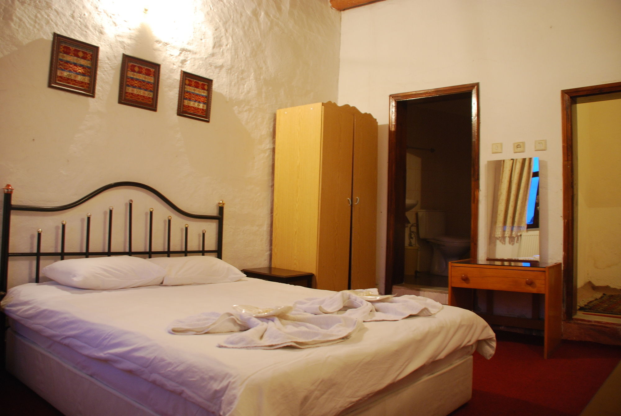 Yasin'S Place Backpackers Cave Hostel Göreme Zewnętrze zdjęcie