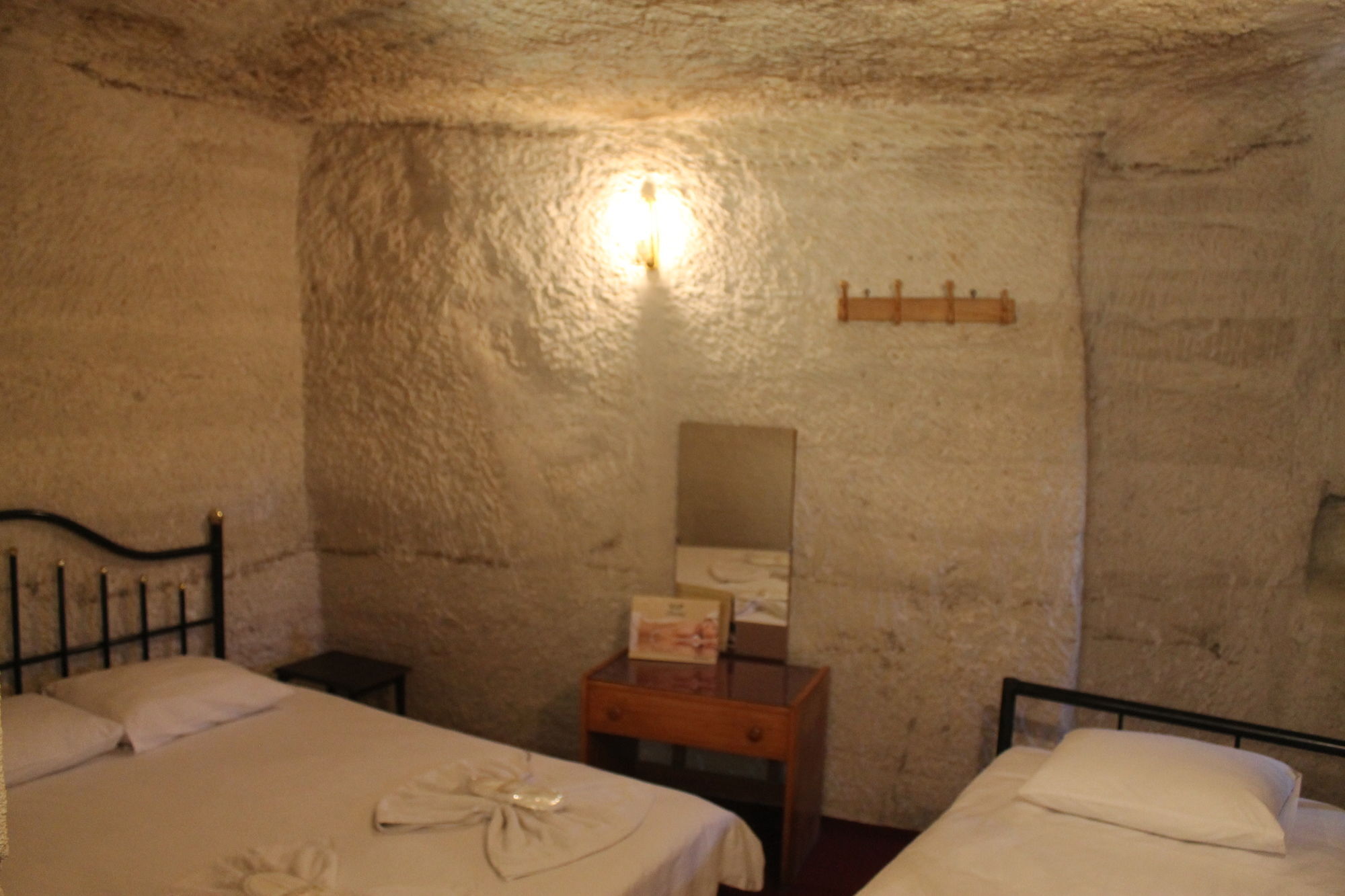 Yasin'S Place Backpackers Cave Hostel Göreme Zewnętrze zdjęcie